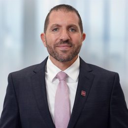 美联储三位官员警告：劳动力市场疲软，9月降息预期加剧